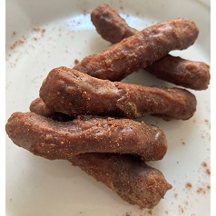 極蜜かりんとう黒蜂の「大人のシャカりんとう」（シナモン）