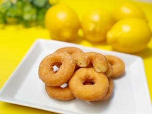 瀬戸内レモンのミニリングドーナツ_盛りつけ例